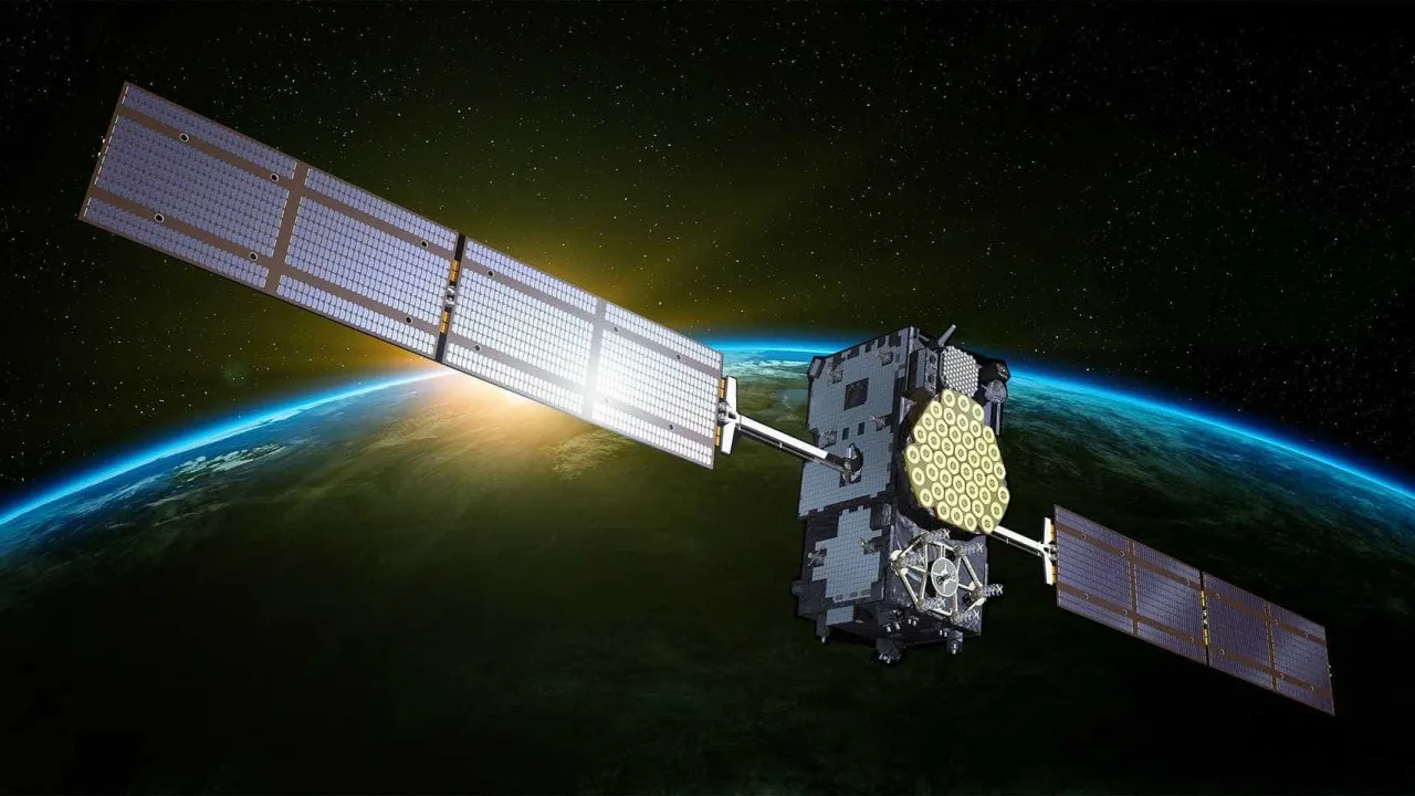 Crescimento de satélites cria alto risco para telescópios, aponta estudo da Nasa