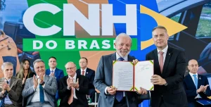Governo anuncia novas regras para CNH e promete redução de até 80% no custo