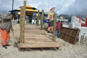 Imbé reforça infraestrutura da orla com novas rampas de acesso e guaritas de guarda-vidas