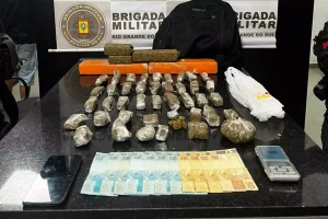 Homem é preso com drogas, dinheiro e celular durante patrulhamento em Tramandaí