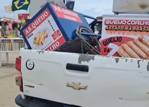 Prefeitura apreende produtos de ambulantes irregulares na faixa de areia de Tramandaí