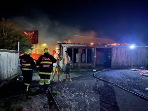 Incêndio de grandes proporções destrói casas no bairro Laranjeiras, em Osório
